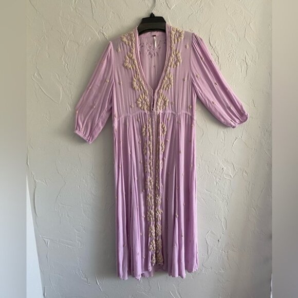 Free People light purple long maxi dress! Perfect for brunch, the beach, etc - Picture 1 of 6